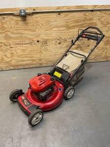 lot 76 image: TORO 22 Recycler Gas Powered Lawn Mower