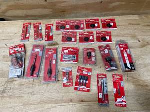 lot 51 image: MILWUAKEE- Lot of Various Products