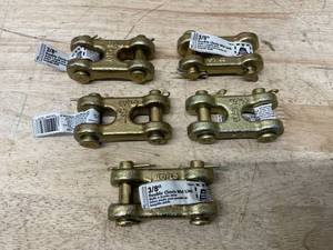 lot 52 image: KINGCHAIN Lot of 5- 38 Double Clevis Mid Link