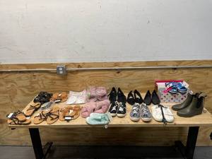 lot 87 image: Lot of Womens Footwear