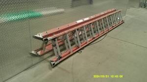 lot 3 image: Werner 24 Extending Fiberglass Ladder
