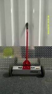 lot 8 image: Tool Shop Magnetic Nail Roller Job site cleaner