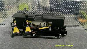 lot 13 image: Tool Shop 2.25 Ton Trolley Jack and Stands with Carry Case