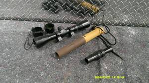 lot 31 image: 2 HuntingDuck Calls and Rifle Scope