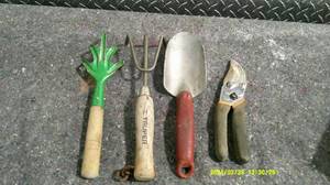 lot 52 image: Garden Hand Tools #1