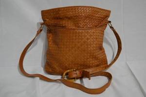 lot 7 image: Ganson Woven Leather Handbag