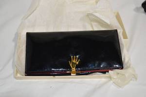 lot B-12 image: Vintage Gucci WalletClutch Handbag