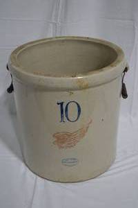 lot B-20 image: 10-Gallon Red Wing Crock