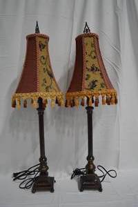 lot 21 image: Pair of Buffet Lamps wOrnate Shades