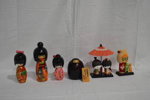 lot 22 image: Lot of Japanese Kokeshi Wooden Dolls