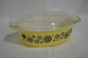 lot 57 image: Pyrex pressed flower casserole dish