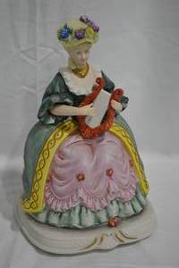 lot 67 image: Vintage Melody in Motion Porcelain Lyre Musical Figurine