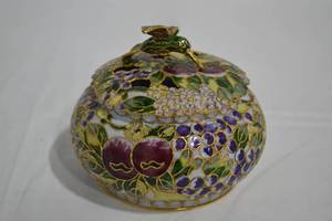 lot 68 image: Vintage Cloisonne Enamel Hummingbird Box
