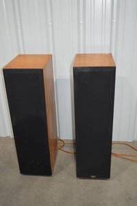 lot 81 image: Pair of Klipsch Speakers