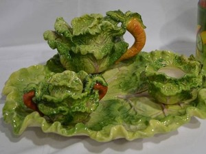 lot 85 image: 3-Piece Ceramic Cabbage-Theme Tea Set