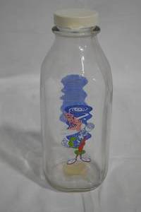 lot 95 image: Vintage Looney Tunes Marvin the Martian Glass Milk Jug