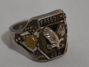 lot 99 image: Silver Freedom USA Ring .925