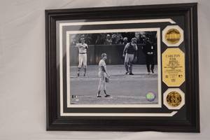 lot 129 image: Carlton Fisk Baseball HOF Induction