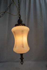 lot 136 image: Rare Vintage Hanging Lamp