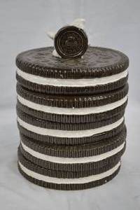 lot 137 image: Nabisco Classics Collection Oreo Cookie Jar
