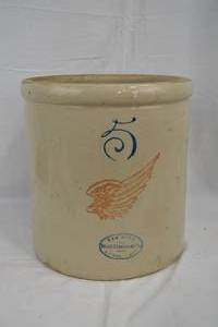 lot B-143 image: 5-Gallon Red Wing Union Stoneware Crock