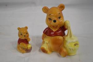 lot 150 image: Vintage Winnie the Pooh Figurines 1960s