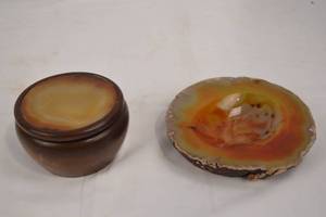 lot 153 image: Pair of Agate Collectibles