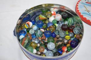 lot 157 image: Lot of Marbles