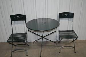 lot 160 image: Three-Piece Metal Patio Set