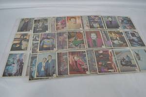 lot A-180 image: 1966 Batman Color Photo Trading Cards
