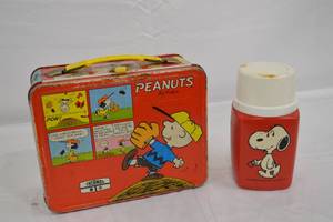 lot 201 image: Peanuts Lunchbox and thermos