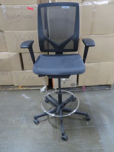 lot 15 image: Allsteel Adjustable Office Chair