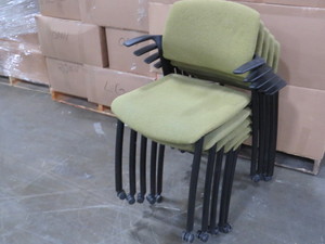 lot 30 image: 5 Chair Lot of Stackable OfficeConference Chairs