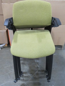 lot 31 image: 5 Chair Lot of Stackable OfficeConference Chairs
