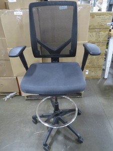 lot 32 image: Allsteel High Mesh Back Task Chair - Light Gray Fabric Seat