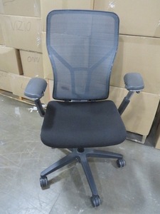 lot 39 image: Allsteel Mesh Adjustable DeskOffice Chair