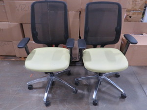 lot 49 image: 2 Chair Lot of Allsteel Mesh OfficeDesk Chairs