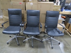 lot 52 image: 3 Chair Lot of High-Back Swivel OfficeDesk Chairs