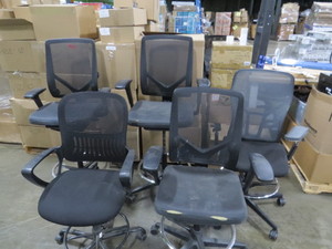 lot 57 image: Mixed Lot of Office DeskTask Chairs
