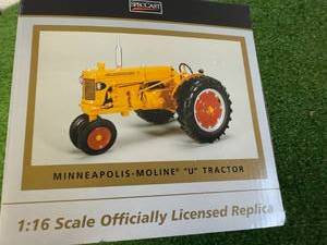 lot 206 image: Minneapolis-Moline Model U Gas Narrow Front Tractor 116 Scale