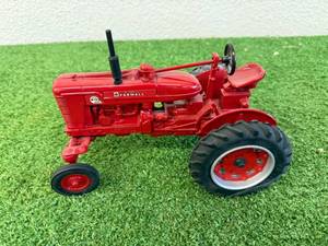 lot 207 image: McCormick Farmall Special Edition Farmal M-TA 1992