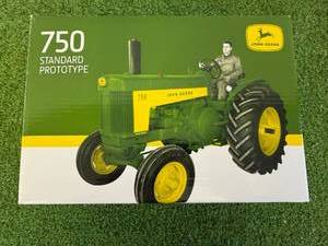 John Deere 750 1/16 Scale