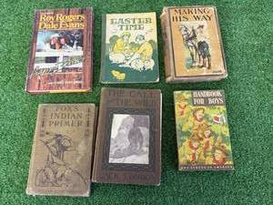 lot 219 image: &nbspVintage Books