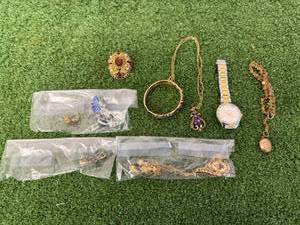 lot 228 image: Jewelry & Citizen Watch