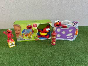 lot 255 image: Elmo Bathtime Fun Set & More