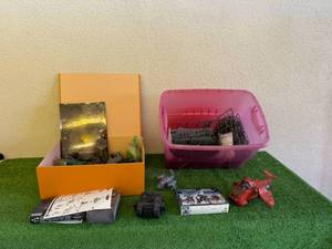 lot 262 image: Large Lot of Warhammer 40,000