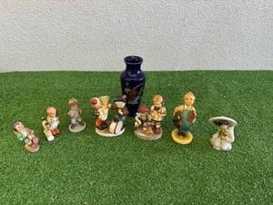 lot 263 image: Collectible Figurines