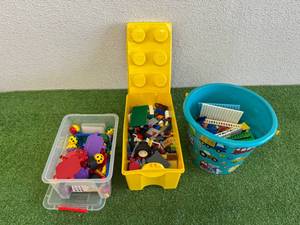 lot 264 image: Legos