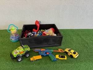 lot 265 image: Tote of Toys