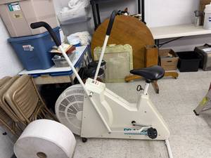 lot 284 image: DP Air Toner Dual Action Exercise Bike